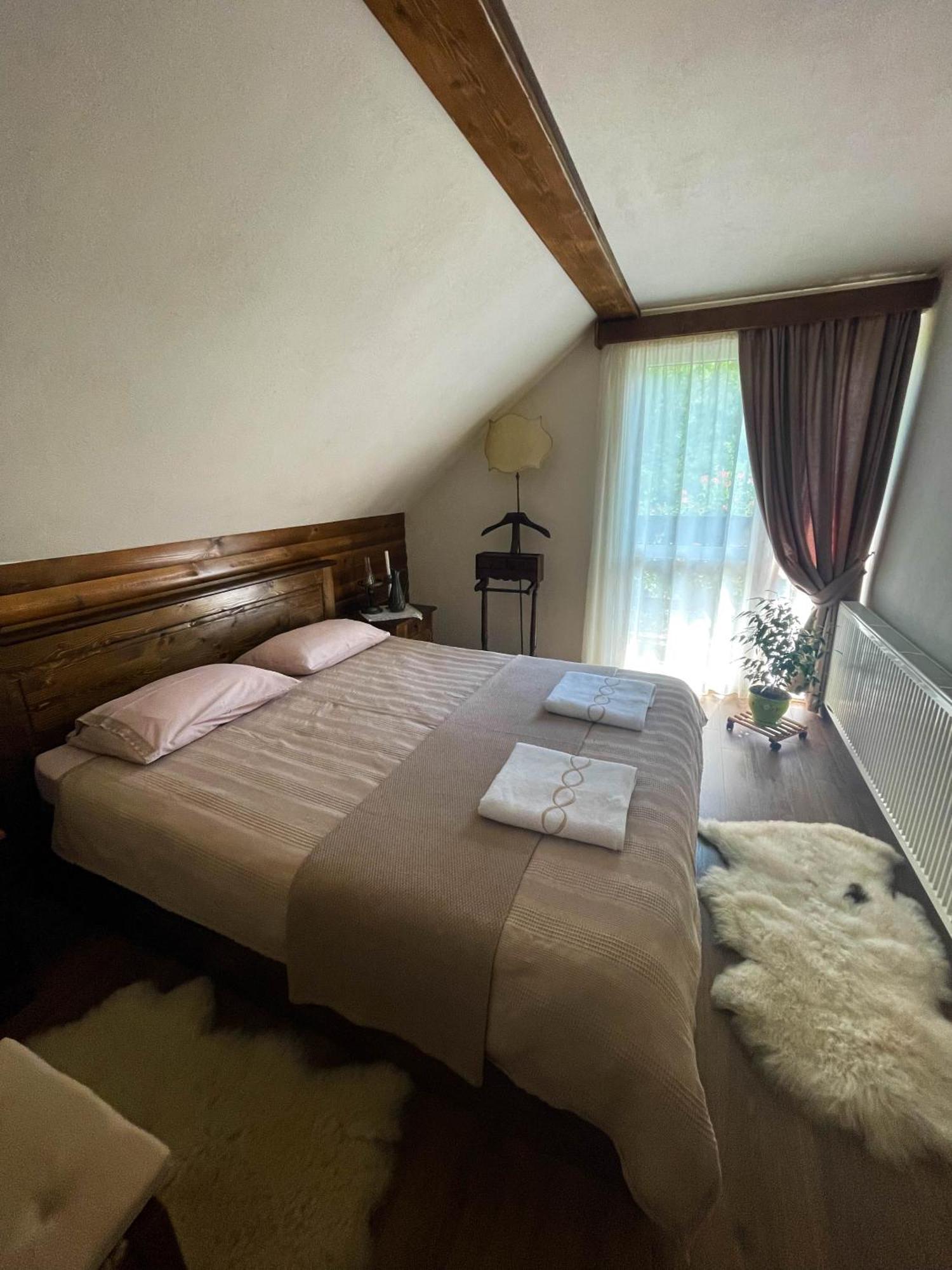 Cabana La Domnu' De Pe Vale Villa Aiud Buitenkant foto